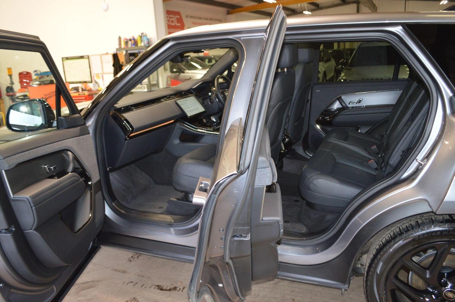 Used Land Rover Range Rover Sport 2024 for sale - 77385273: Photo 29