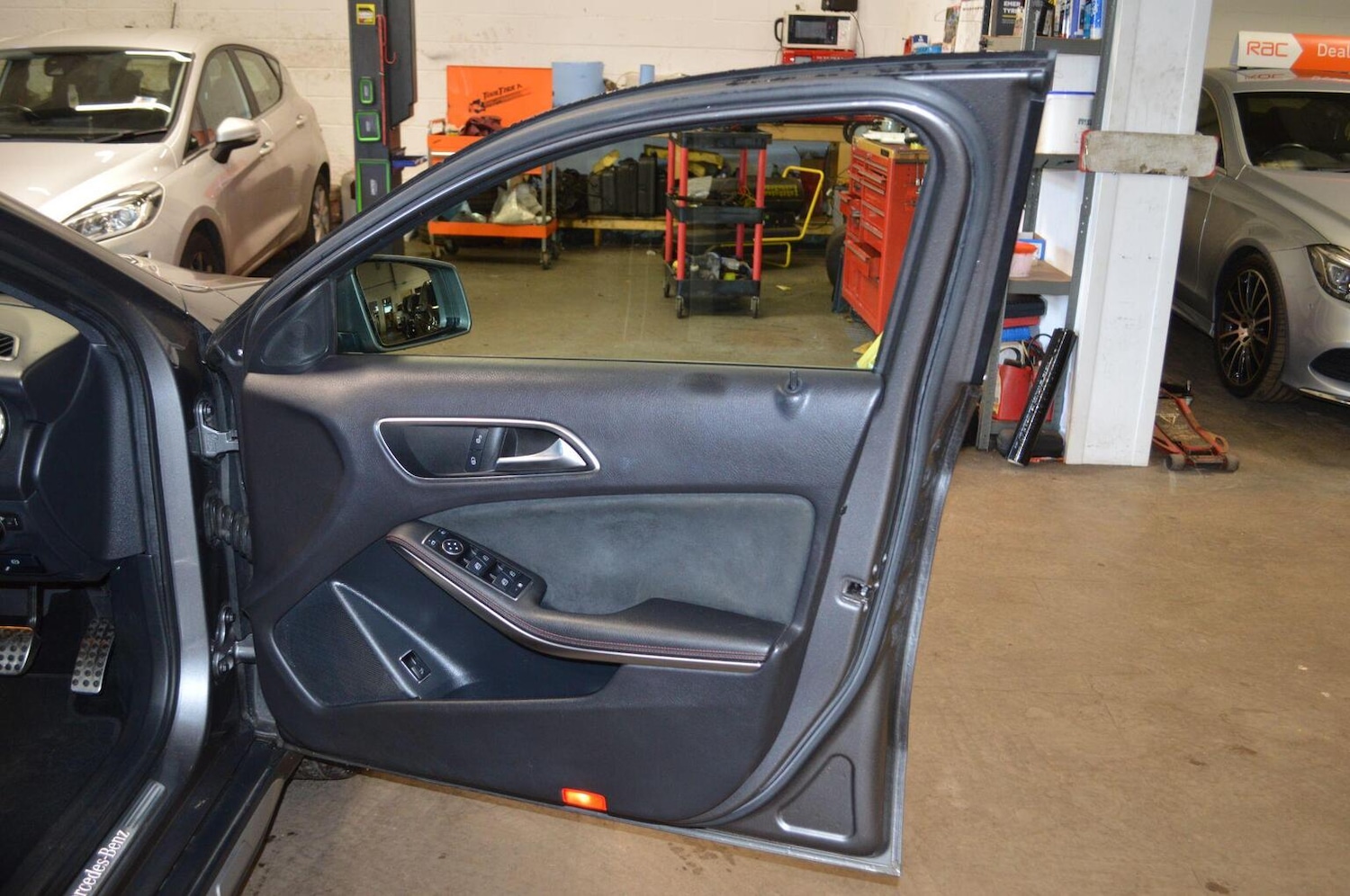 Used Mercedes-Benz GLA 2015 for sale - 76591545: Photo 42