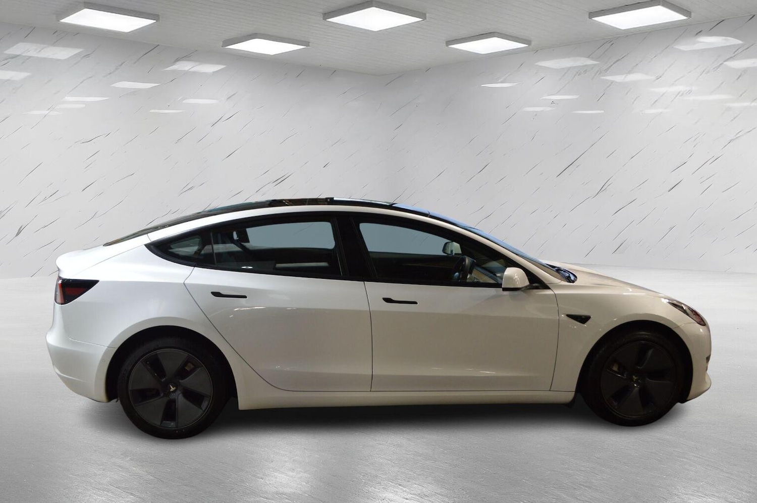 Used Tesla Model 3 2021 for sale - 77264509: Photo 8