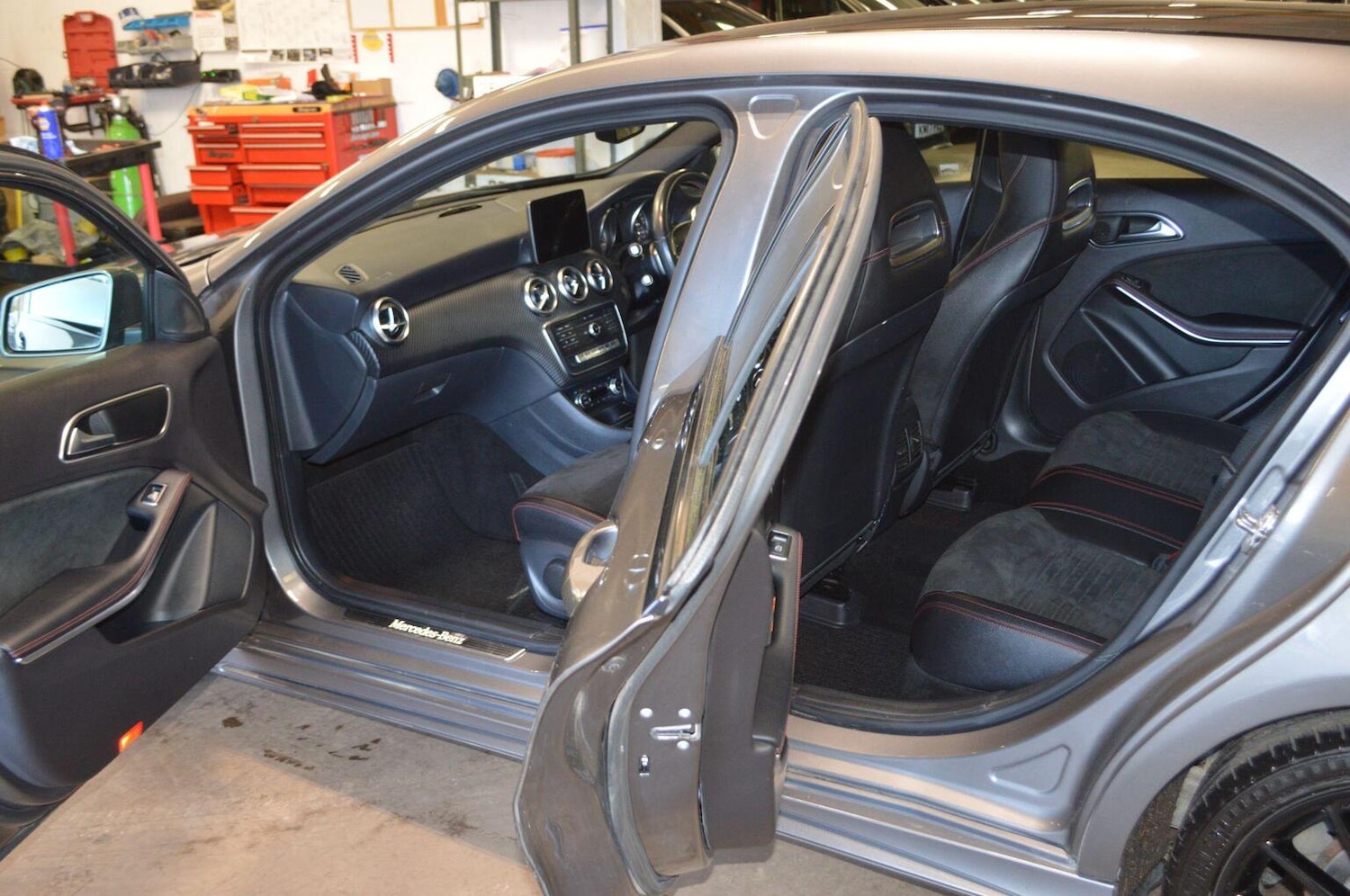 Used Mercedes-Benz A-Class 2018 for sale - 76588440: Photo 46