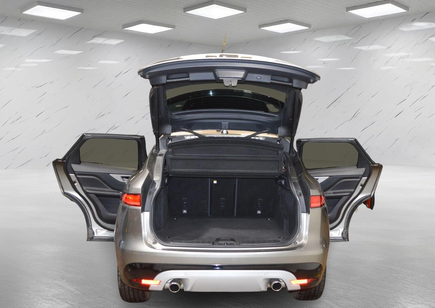 Used Jaguar F-Pace 2017 for sale - 76712360: Photo 10