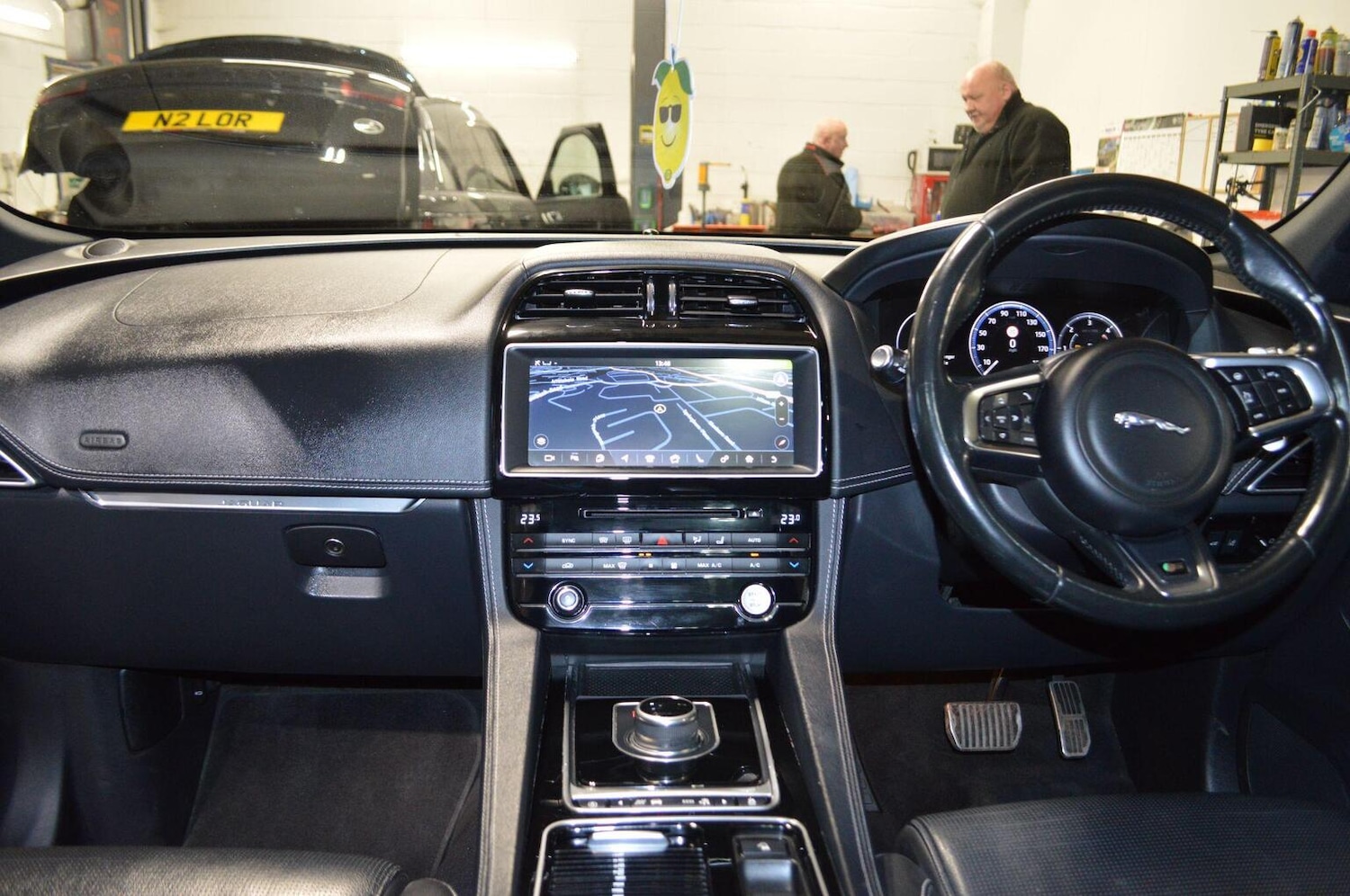 Used Jaguar F-Pace 2017 for sale - 76712360: Photo 16