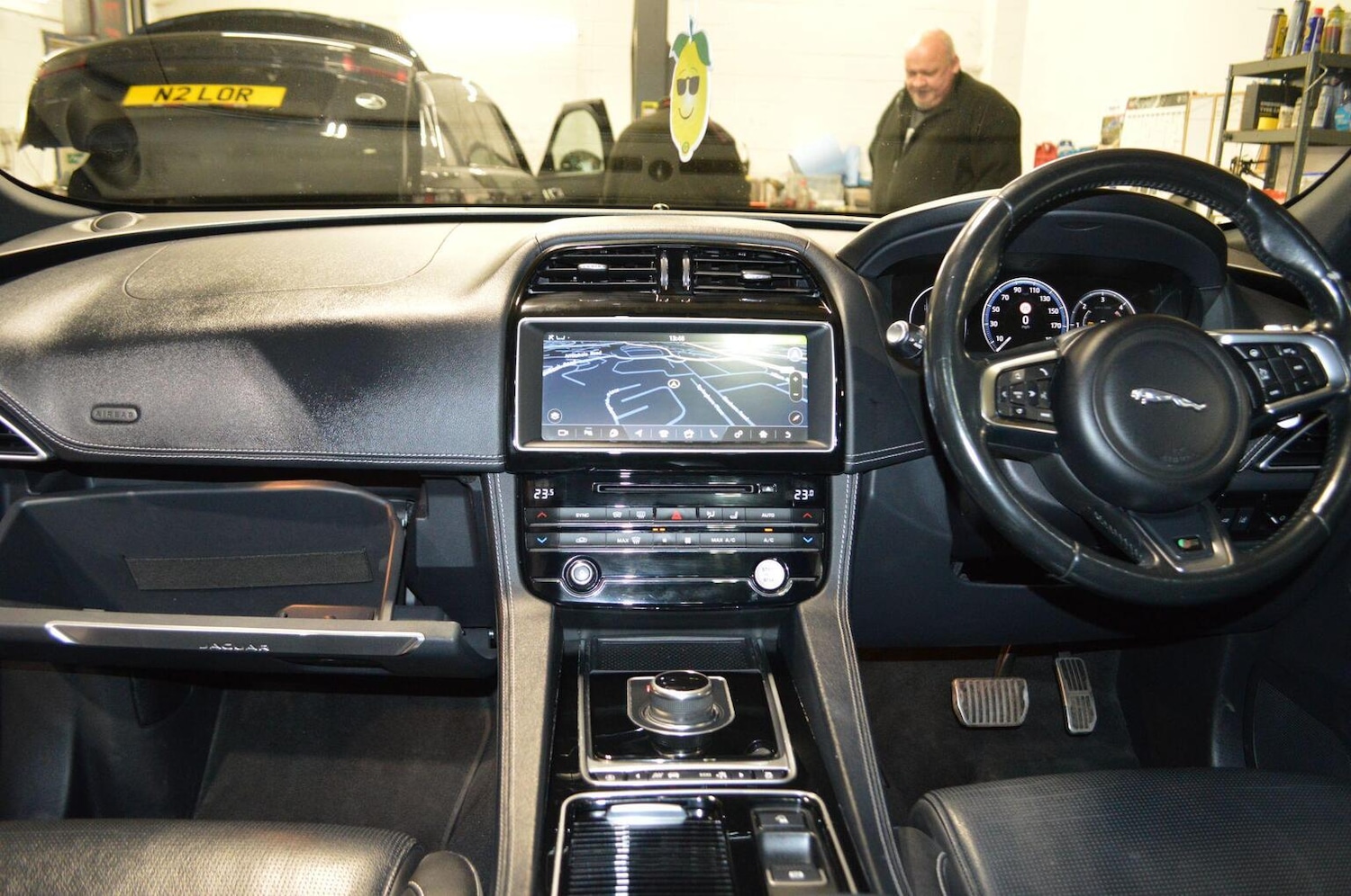 Used Jaguar F-Pace 2017 for sale - 76712360: Photo 17