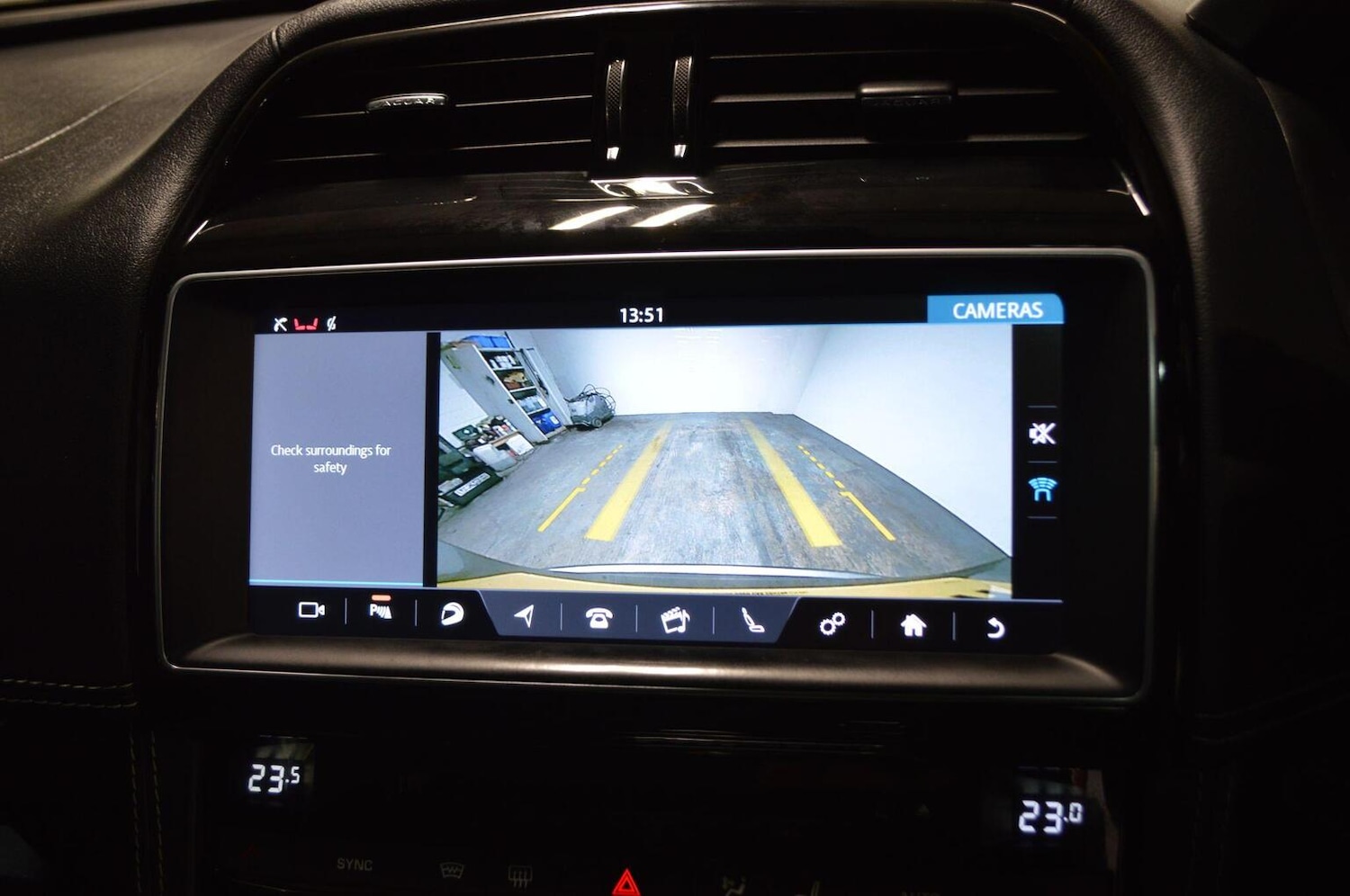 Used Jaguar F-Pace 2017 for sale - 76712360: Photo 21