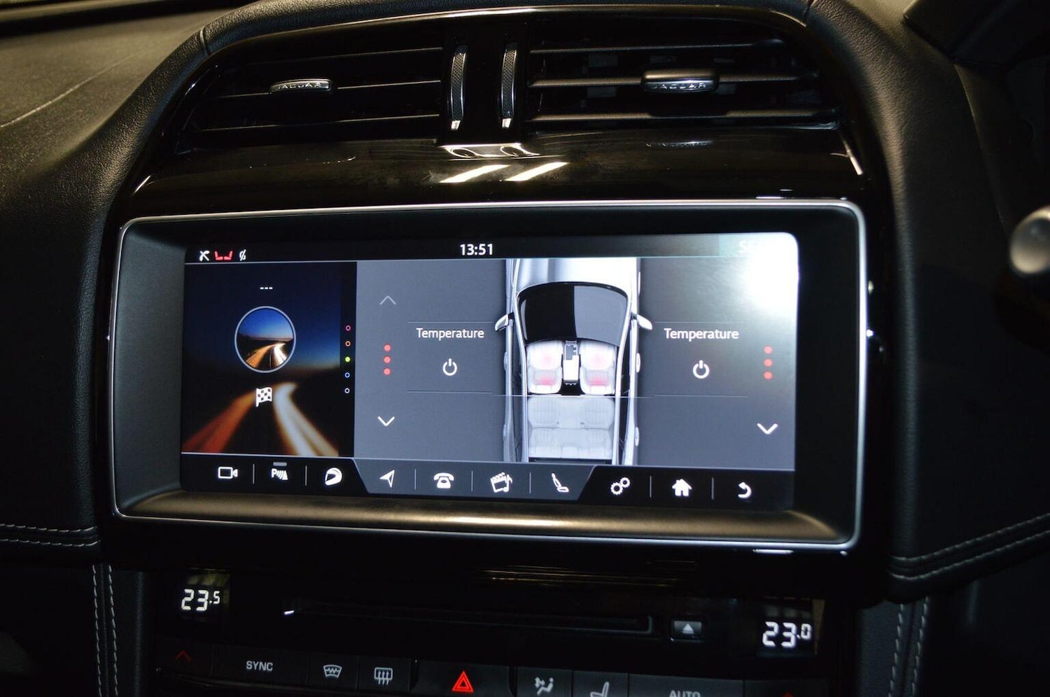 Used Jaguar F-Pace 2017 for sale - 76712360: Photo 24