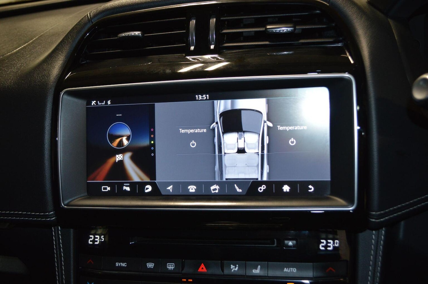 Used Jaguar F-Pace 2017 for sale - 76712360: Photo 25