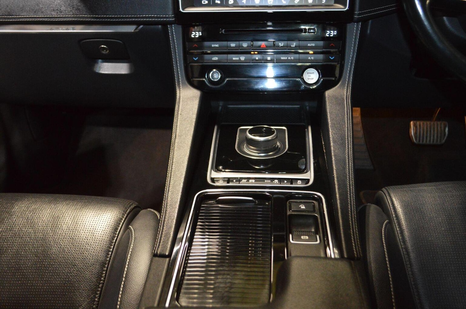 Used Jaguar F-Pace 2017 for sale - 76712360: Photo 28