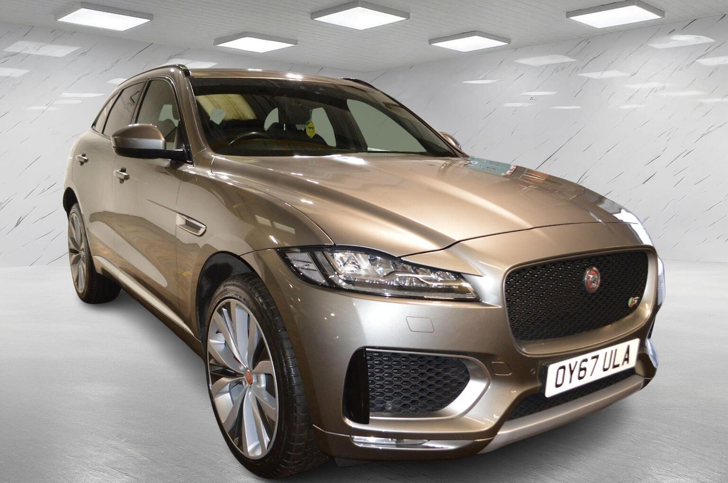 Used Jaguar F-Pace 2017 for sale - 76712360: Photo 4