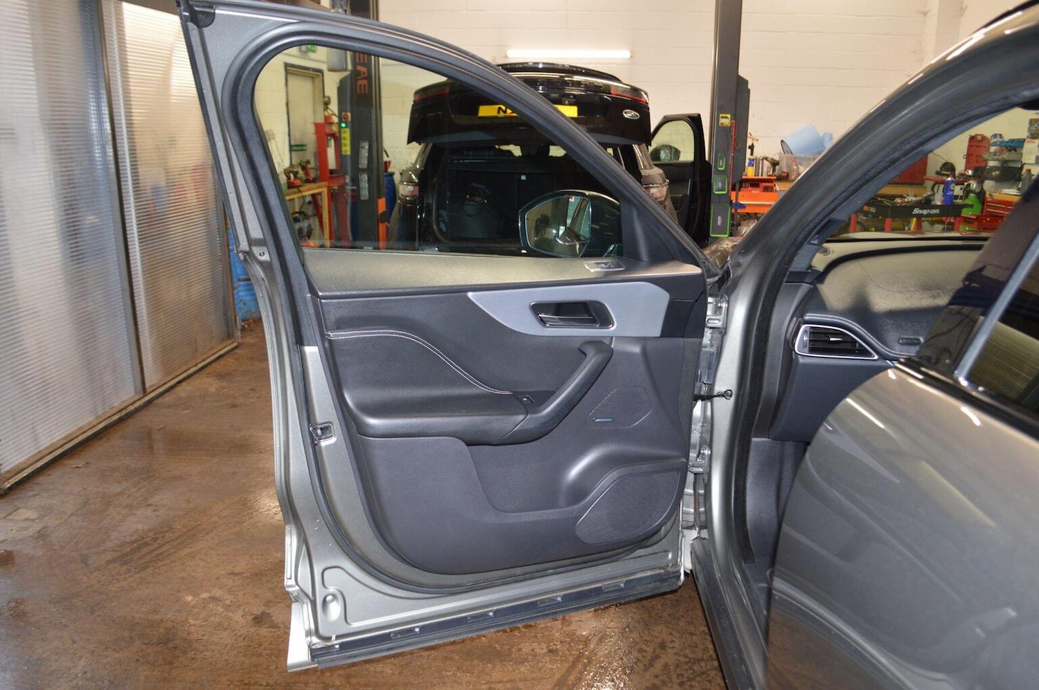 Used Jaguar F-Pace 2017 for sale - 76712360: Photo 53