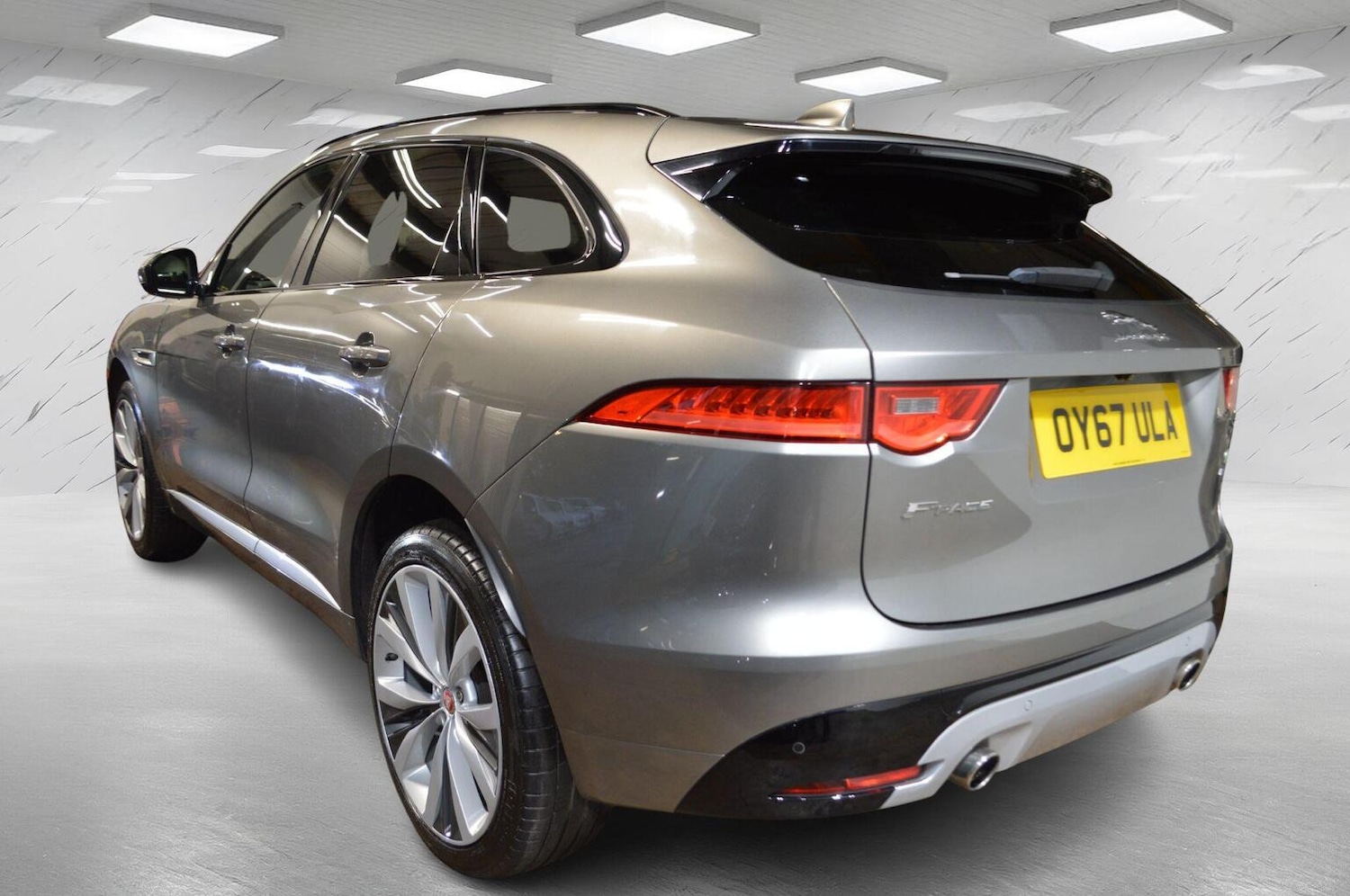 Used Jaguar F-Pace 2017 for sale - 76712360: Photo 6