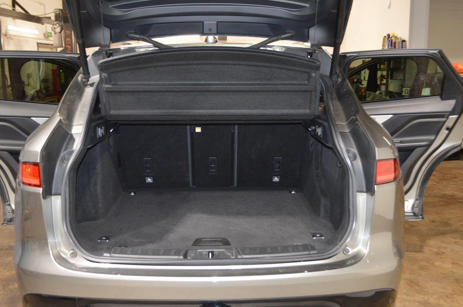 Used Jaguar F-Pace 2017 for sale - 76712360: Photo 61