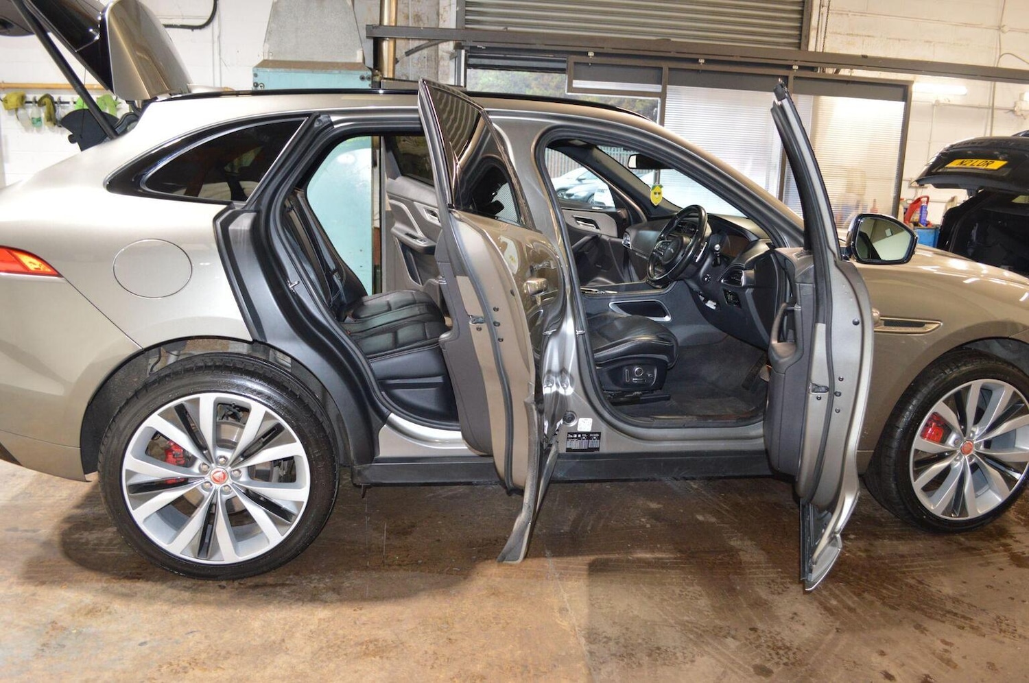 Used Jaguar F-Pace 2017 for sale - 76712360: Photo 63