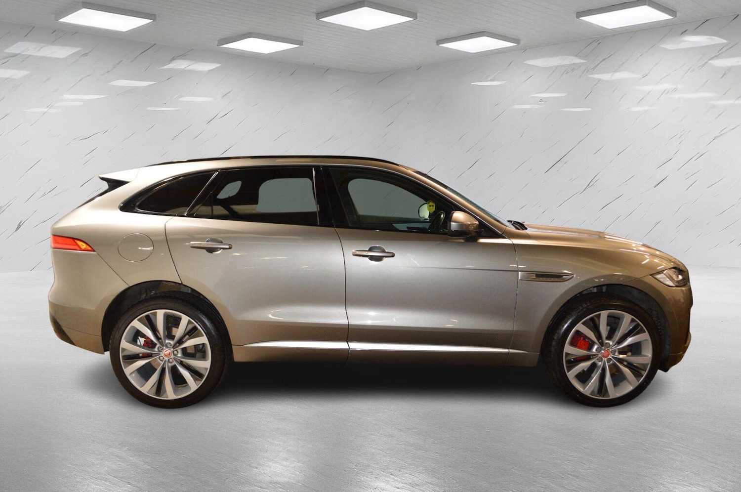 Used Jaguar F-Pace 2017 for sale - 76712360: Photo 9