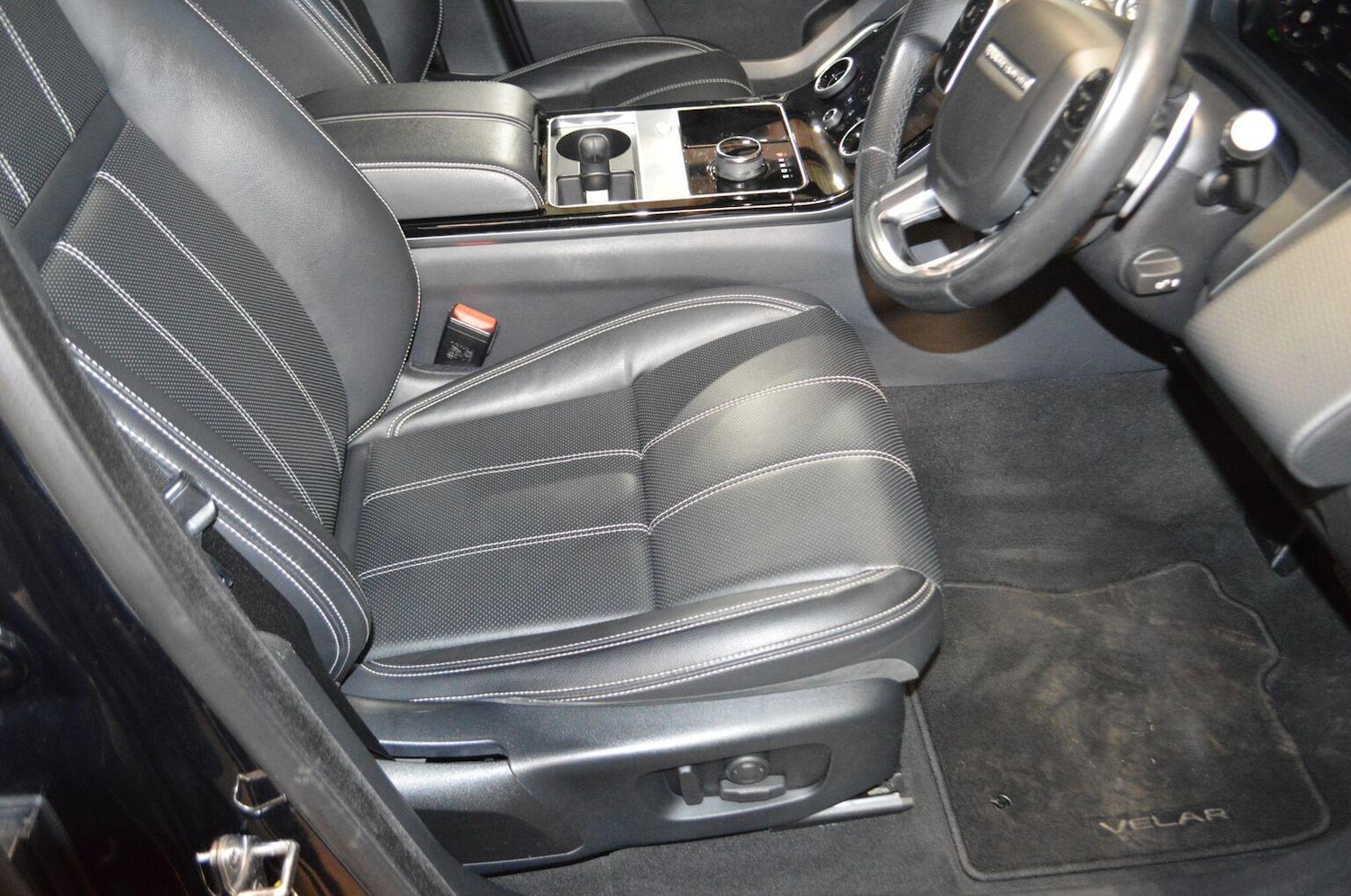 Used Land Rover Range Rover Velar 2020 for sale - 76387359: Photo 12