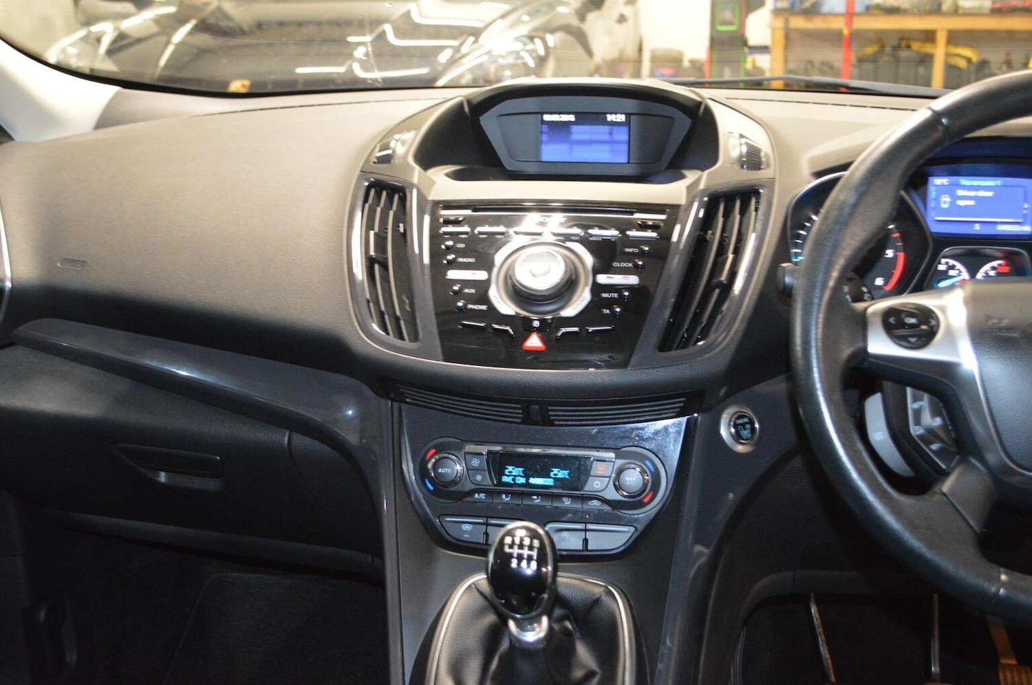 Used Ford Kuga 2015 for sale - 76884858: Photo 15