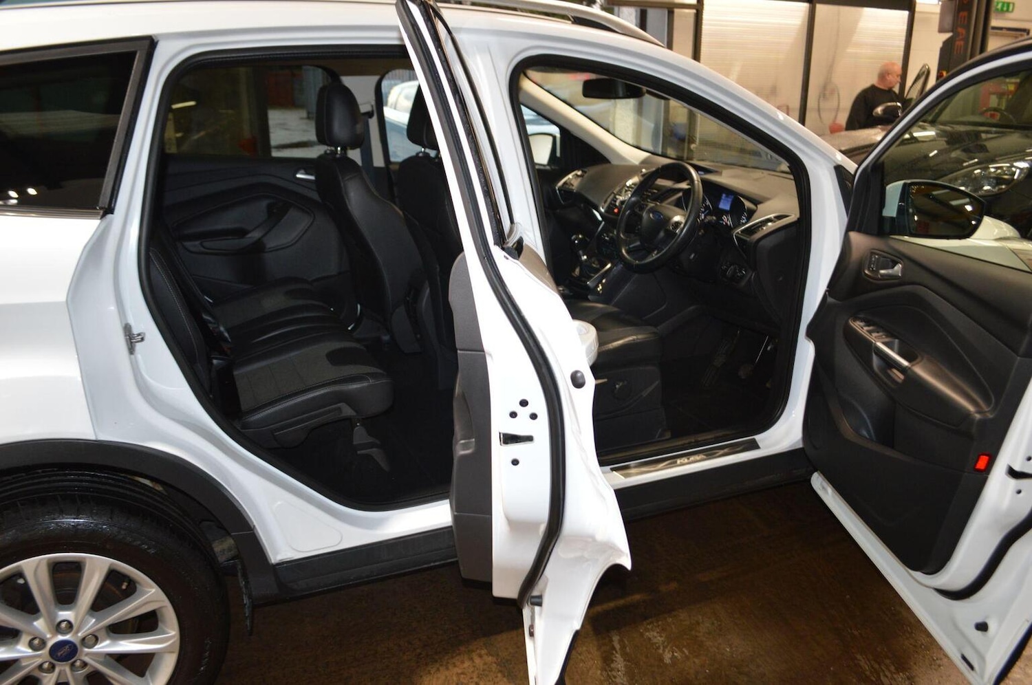 Used Ford Kuga 2015 for sale - 76884858: Photo 25