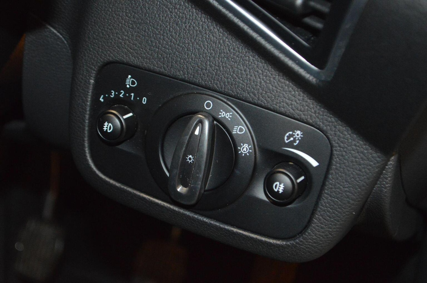 Used Ford Kuga 2015 for sale - 76884858: Photo 31