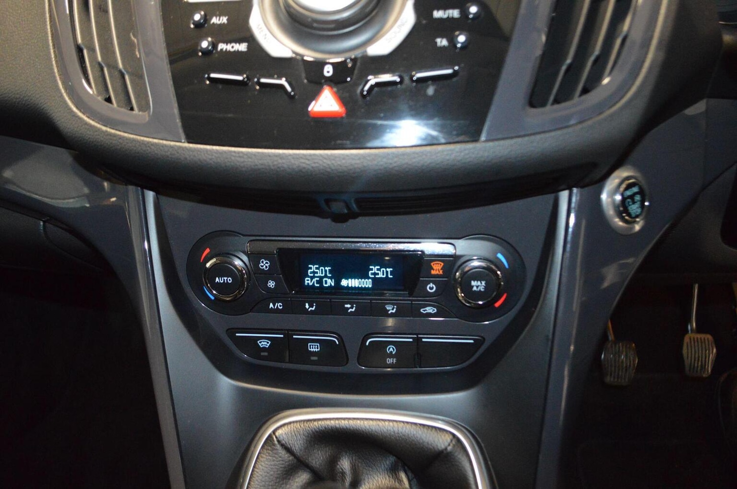 Used Ford Kuga 2015 for sale - 76884858: Photo 32