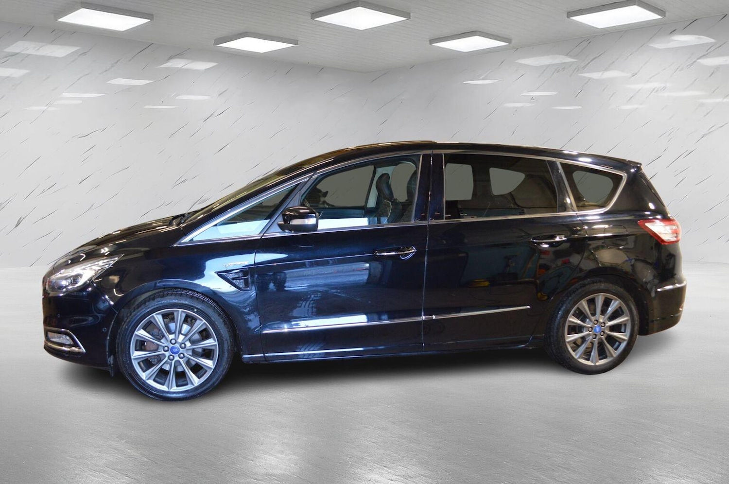 Used Ford S-Max 2017 for sale - 76784956: Photo 5