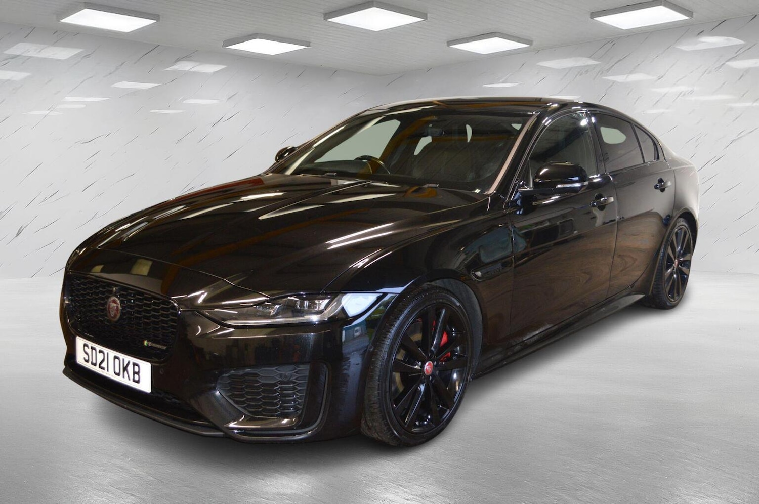 Used Jaguar XE 2021 for sale - 76471260: Photo 2