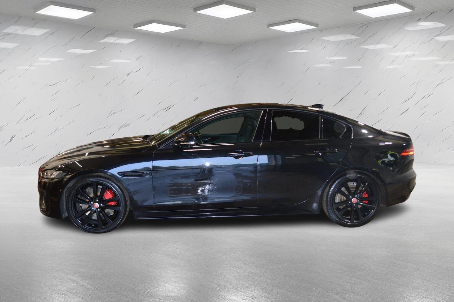 Used Jaguar XE 2021 for sale - 76471260: Photo 3