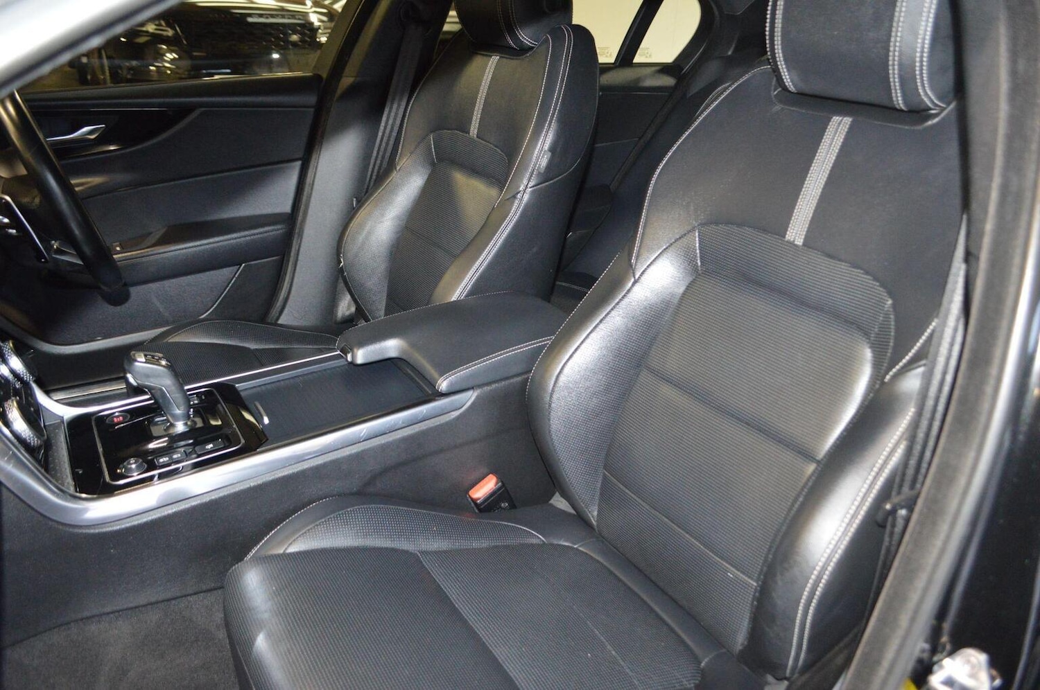 Used Jaguar XE 2021 for sale - 76471260: Photo 33