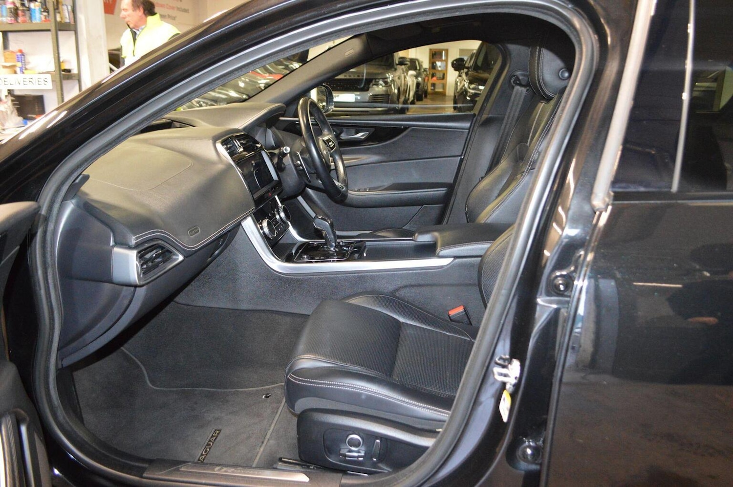 Used Jaguar XE 2021 for sale - 76471260: Photo 34