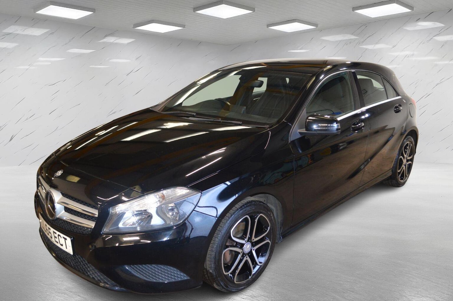 Used Mercedes-Benz A-Class 2015 for sale - 76358235: Photo 1