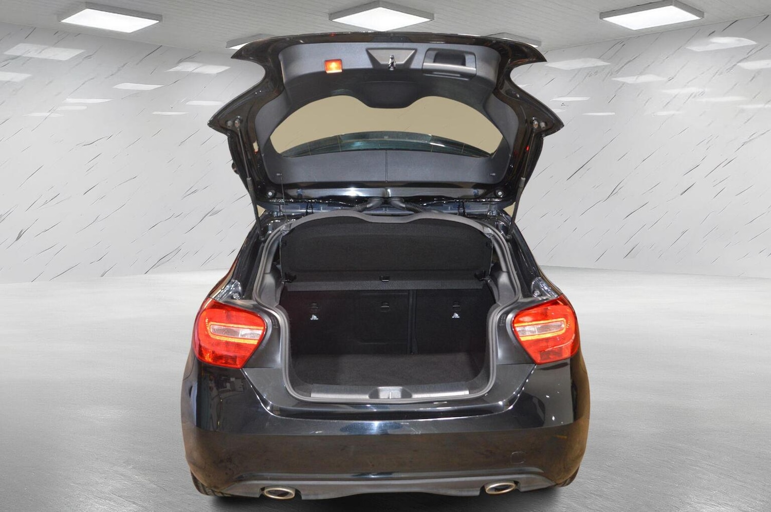 Used Mercedes-Benz A-Class 2015 for sale - 76358235: Photo 10