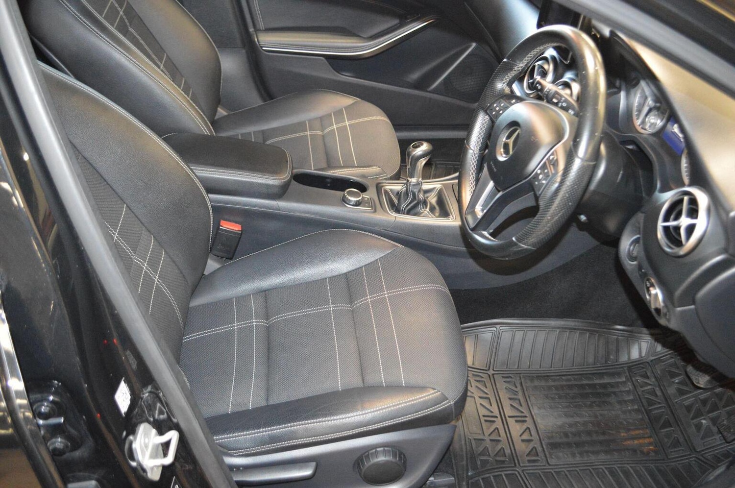 Used Mercedes-Benz A-Class 2015 for sale - 76358235: Photo 12