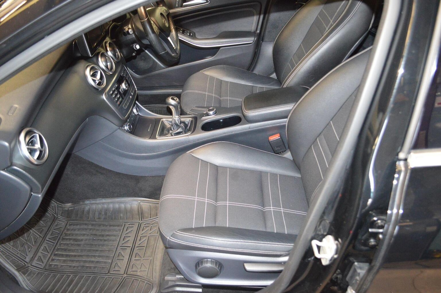 Used Mercedes-Benz A-Class 2015 for sale - 76358235: Photo 13