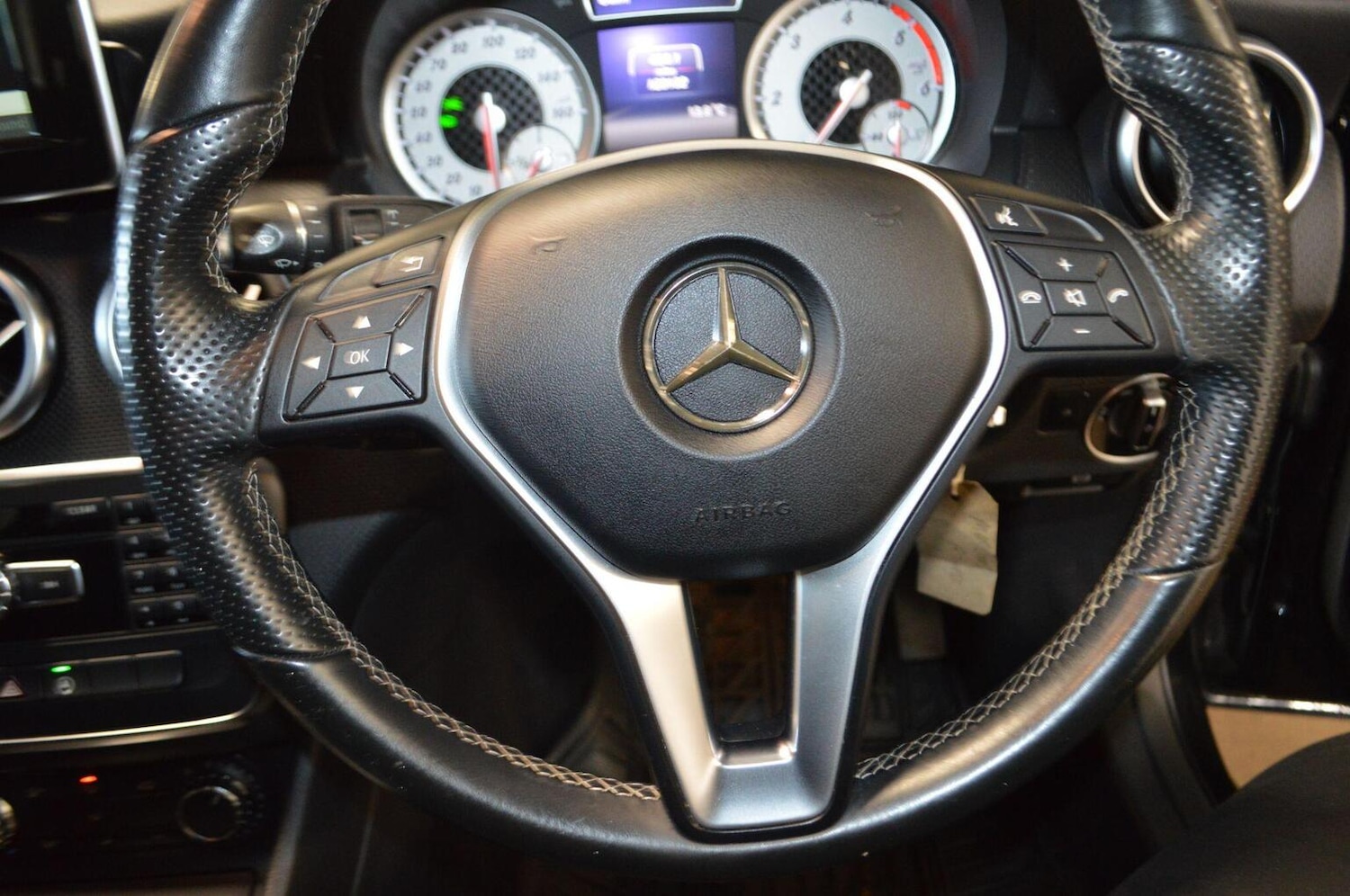 Used Mercedes-Benz A-Class 2015 for sale - 76358235: Photo 17