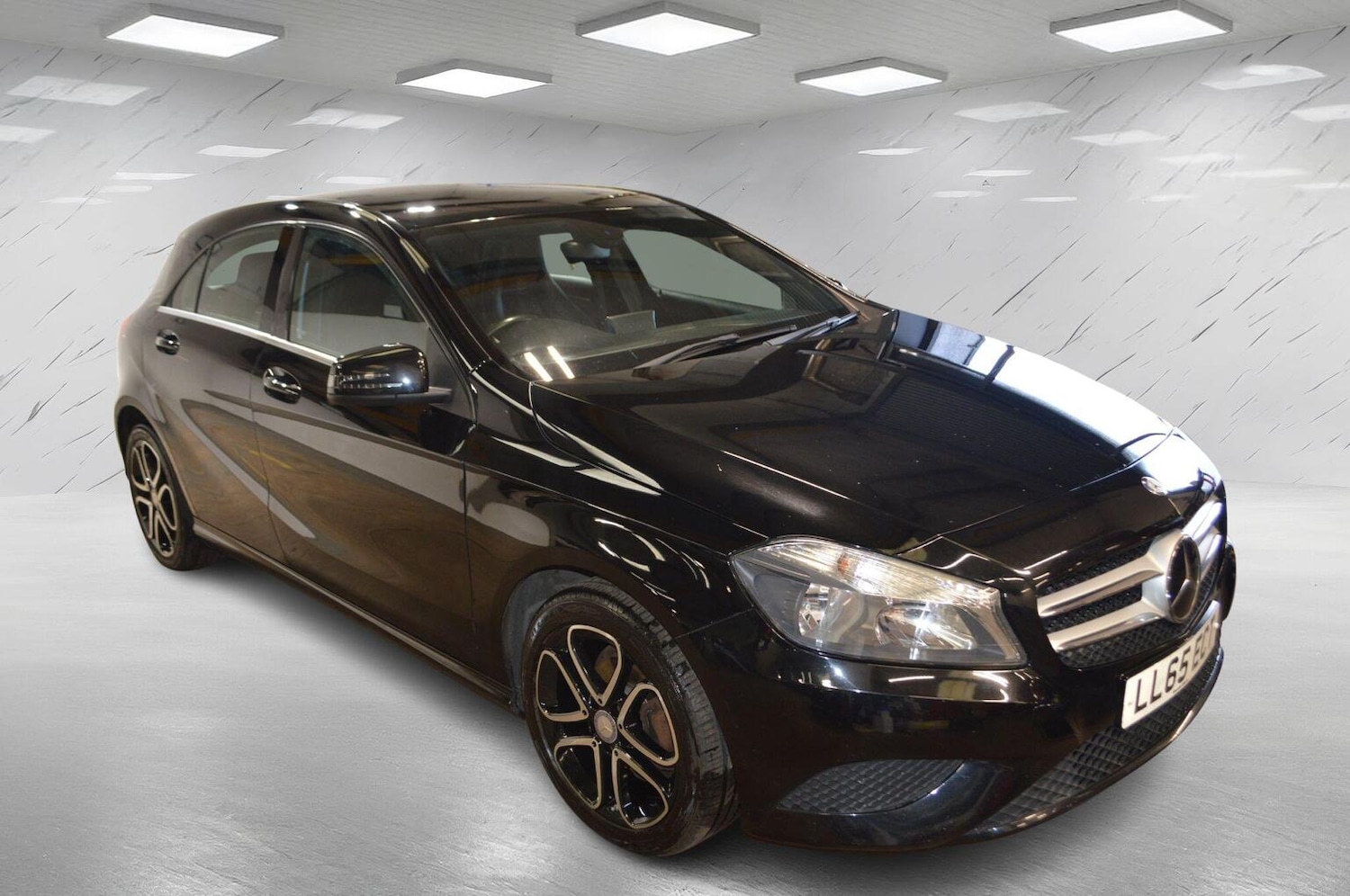 Used Mercedes-Benz A-Class 2015 for sale - 76358235: Photo 4