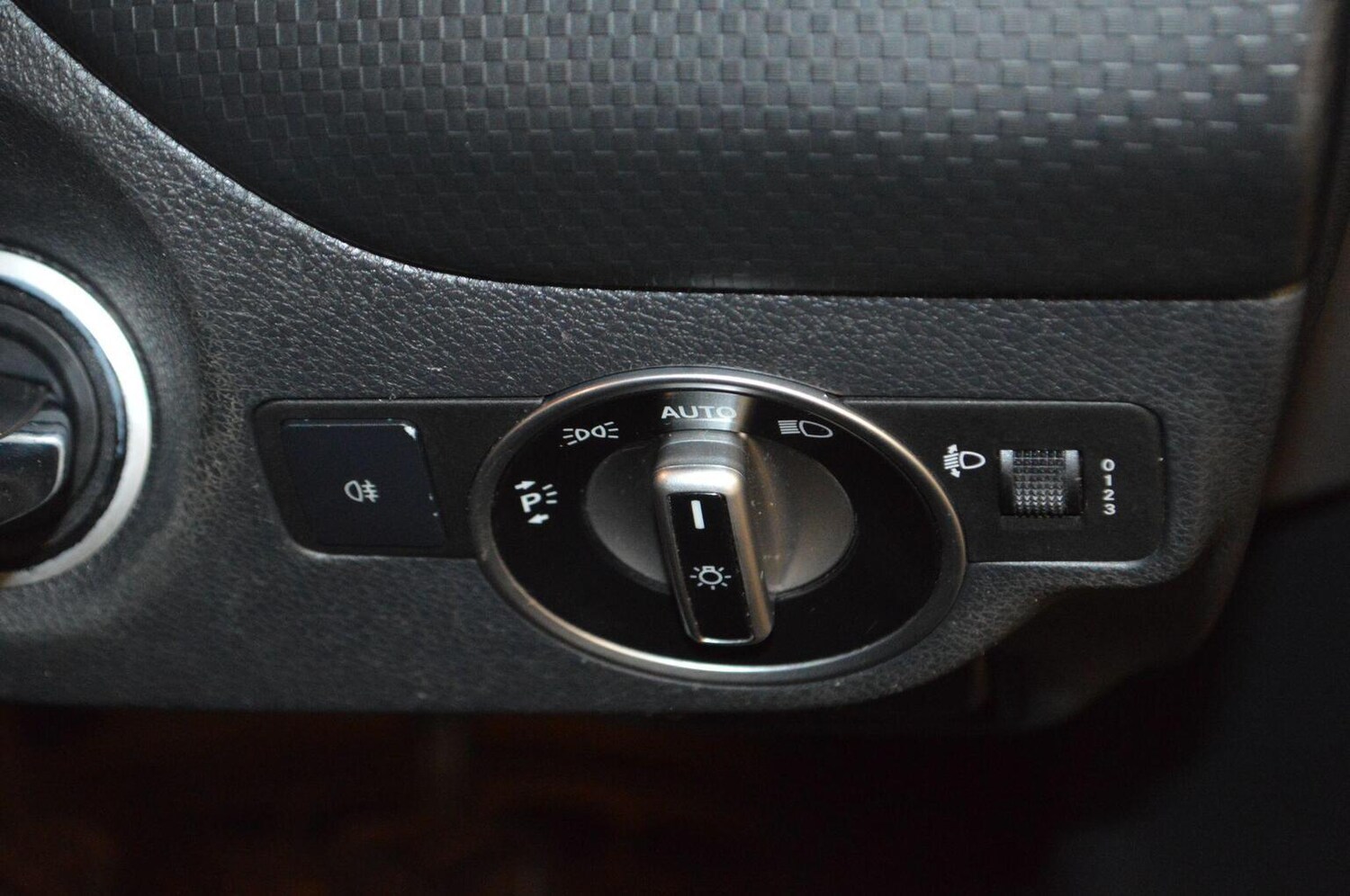 Used Mercedes-Benz A-Class 2015 for sale - 76358235: Photo 41