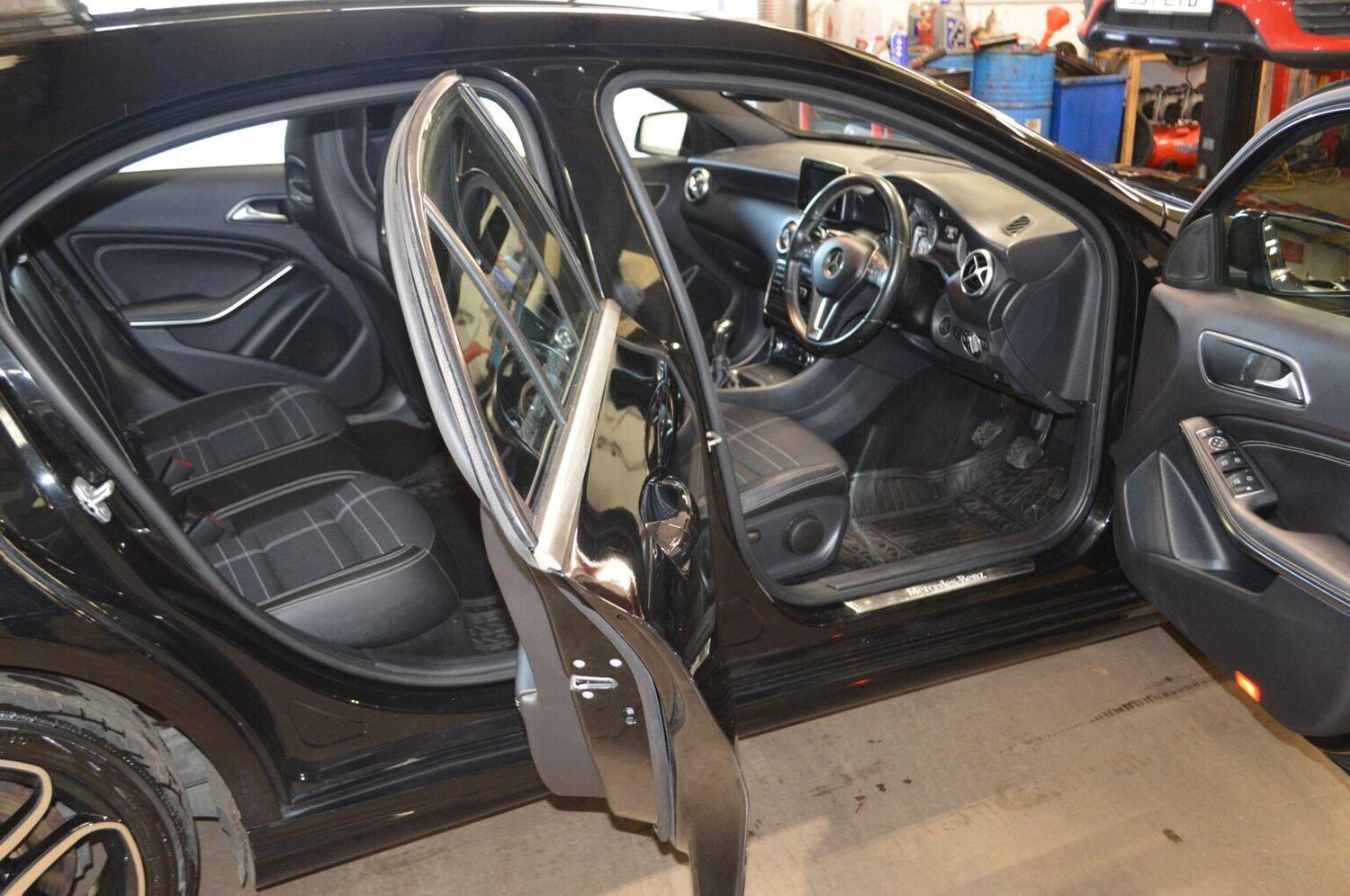 Used Mercedes-Benz A-Class 2015 for sale - 76358235: Photo 46