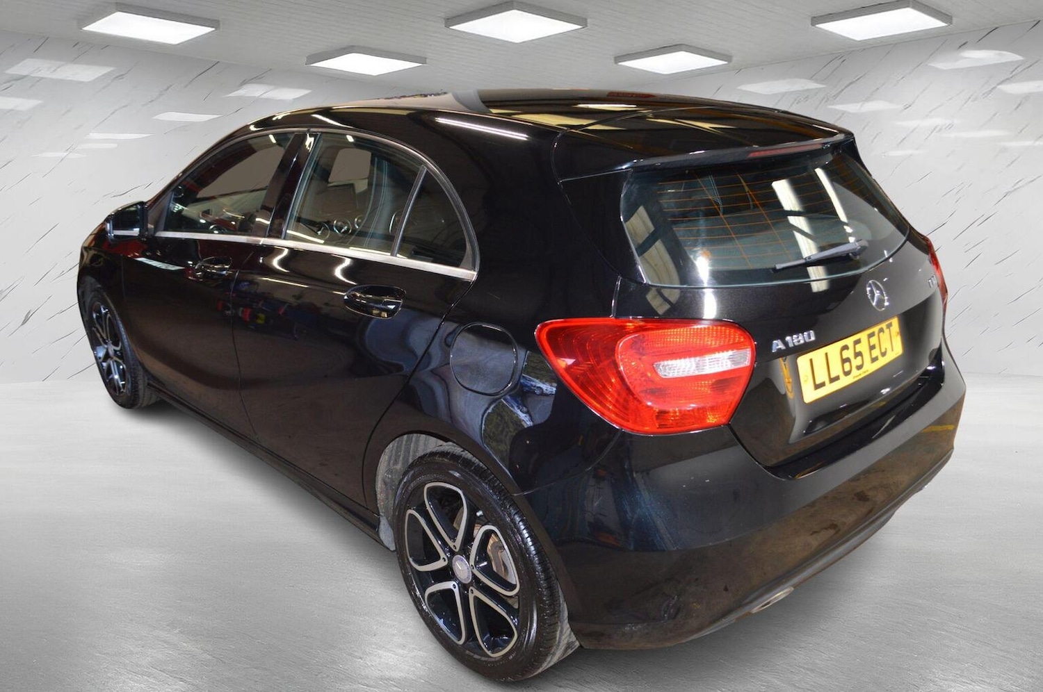 Used Mercedes-Benz A-Class 2015 for sale - 76358235: Photo 8