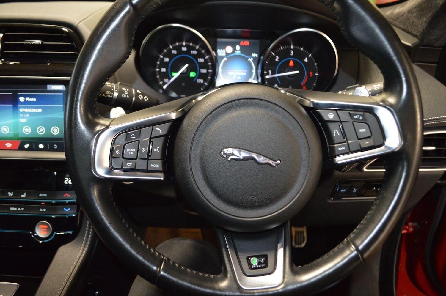 Used Jaguar F-Pace 2020 for sale - 77342680: Photo 16