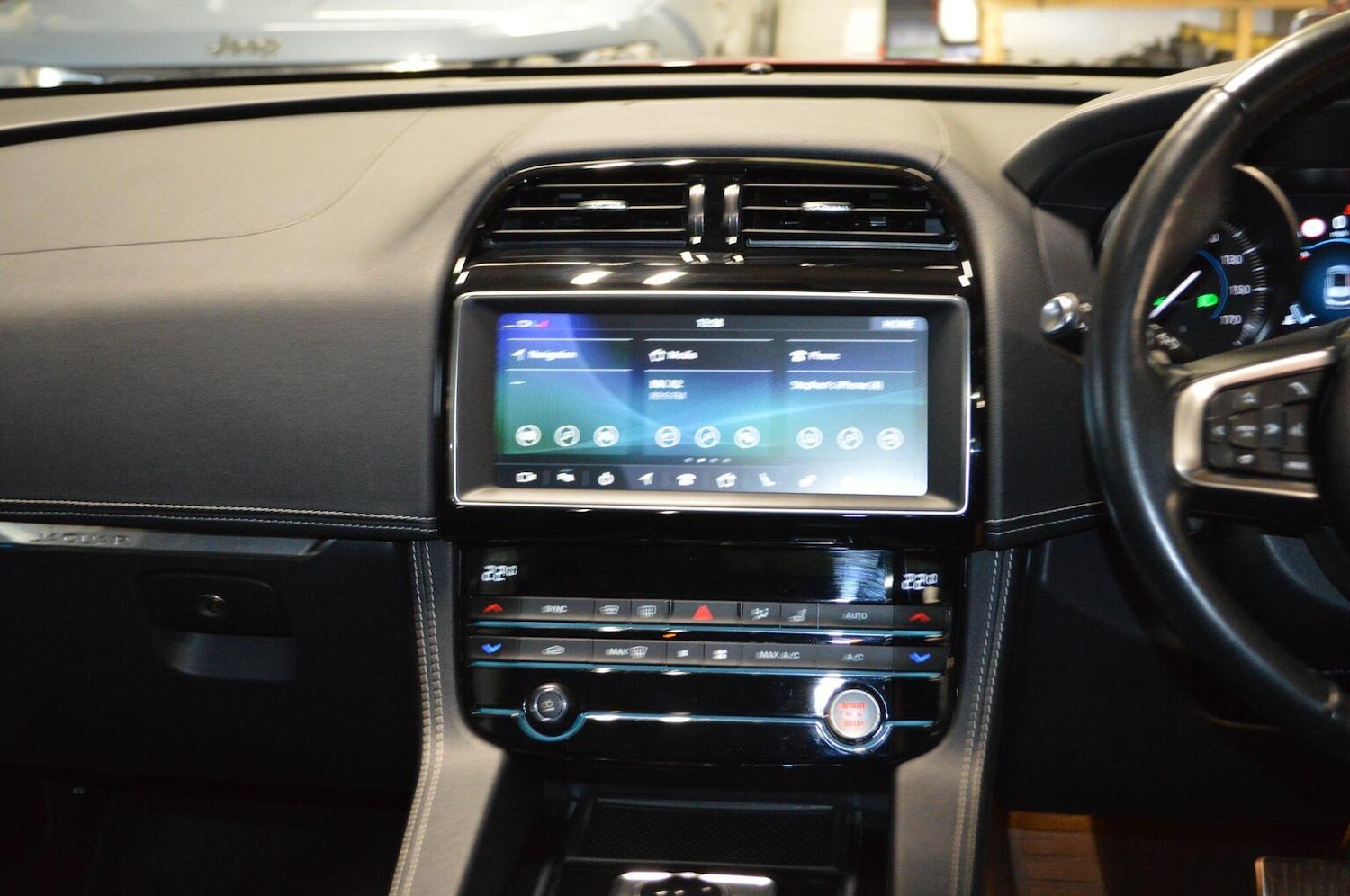 Used Jaguar F-Pace 2020 for sale - 77342680: Photo 18