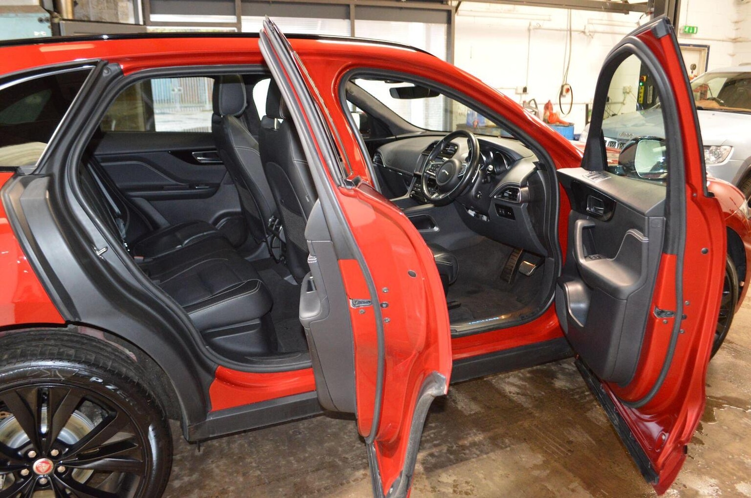 Used Jaguar F-Pace 2020 for sale - 77342680: Photo 28