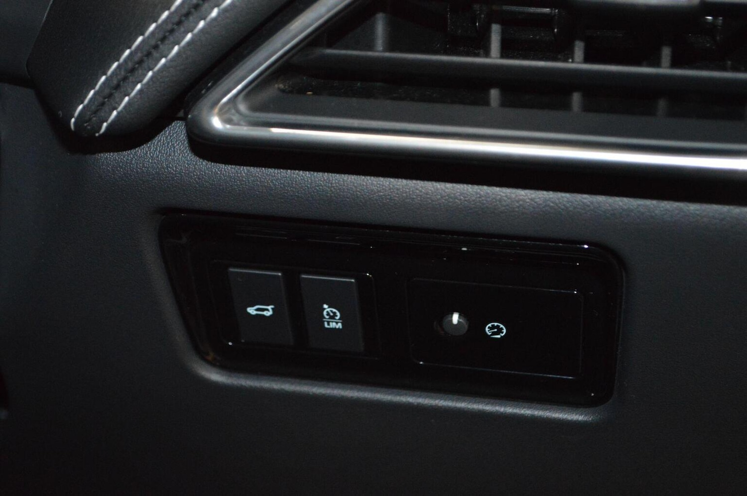 Used Jaguar F-Pace 2020 for sale - 77342680: Photo 39