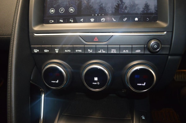 Used Jaguar E-Pace 2018 for sale - 76093789: Photo 35