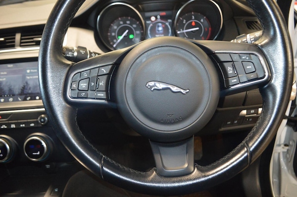 Used Jaguar E-Pace 2018 for sale - 76093789: Photo 37