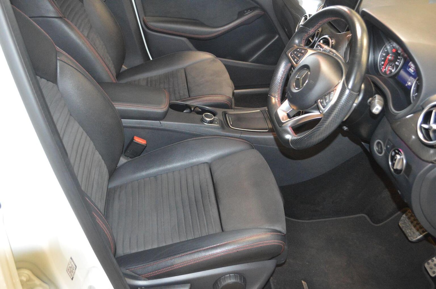 Used Mercedes-Benz B Class 2017 for sale - 76281332: Photo 12