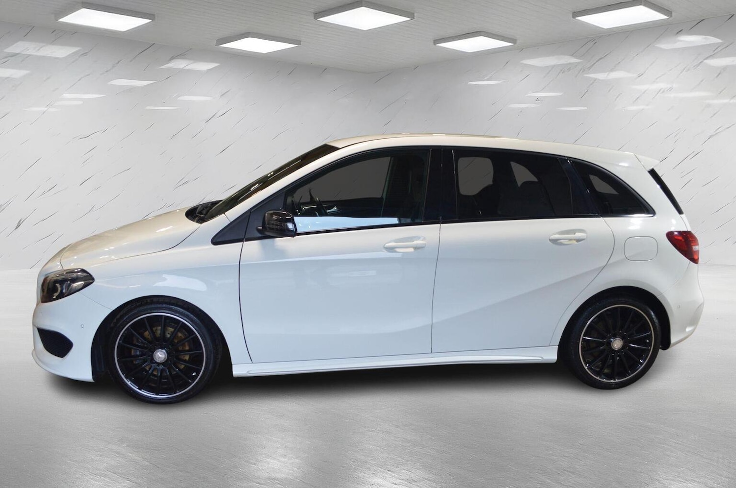 Used Mercedes-Benz B Class 2017 for sale - 76281332: Photo 5