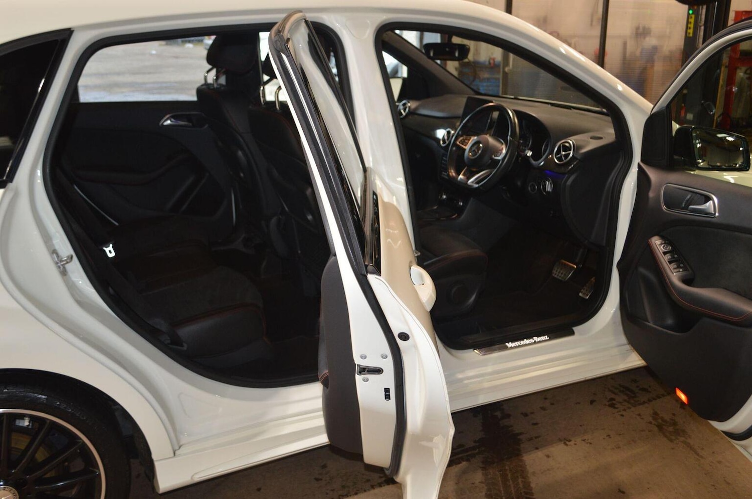 Used Mercedes-Benz B Class 2017 for sale - 76281332: Photo 55