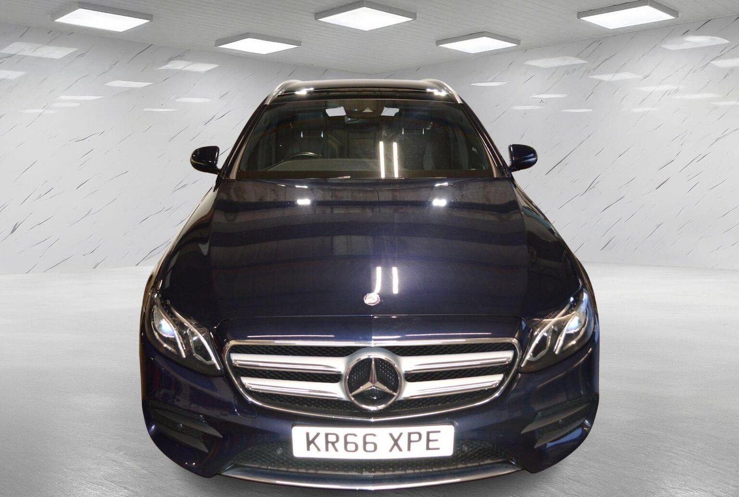 Used Mercedes-Benz E Class 2016 for sale - 76471134: Photo 2