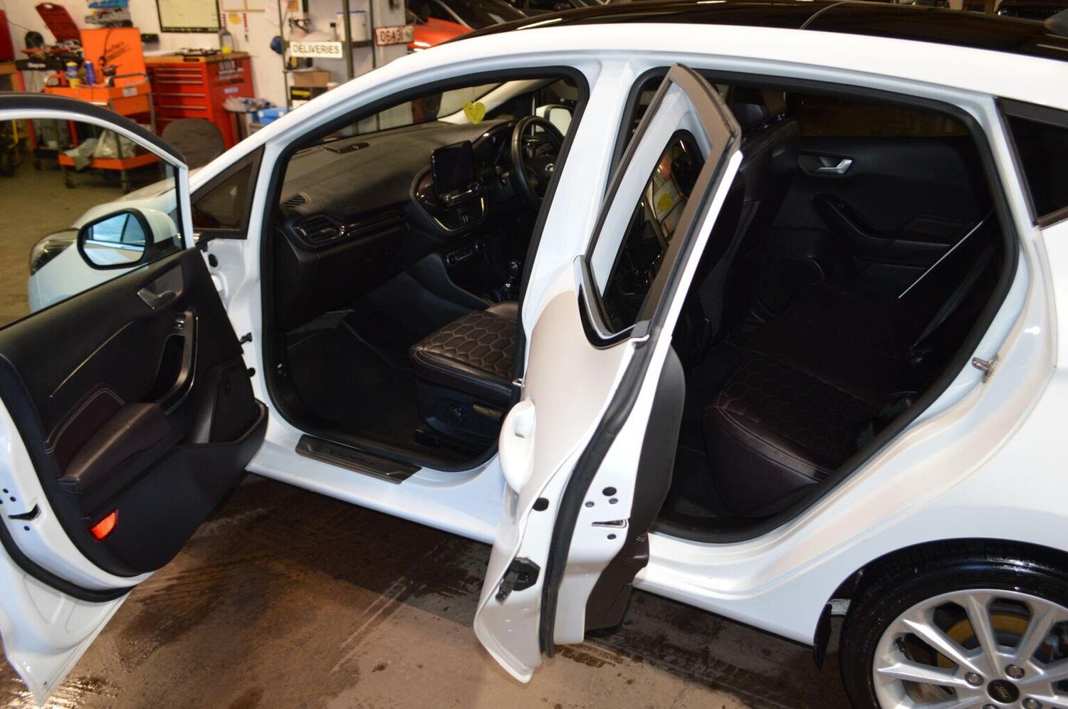 Used Ford Fiesta 2018 for sale - 77129519: Photo 32