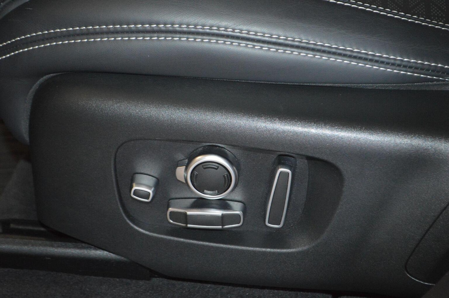 Used Land Rover Range Rover Velar 2022 for sale - 77357307: Photo 33