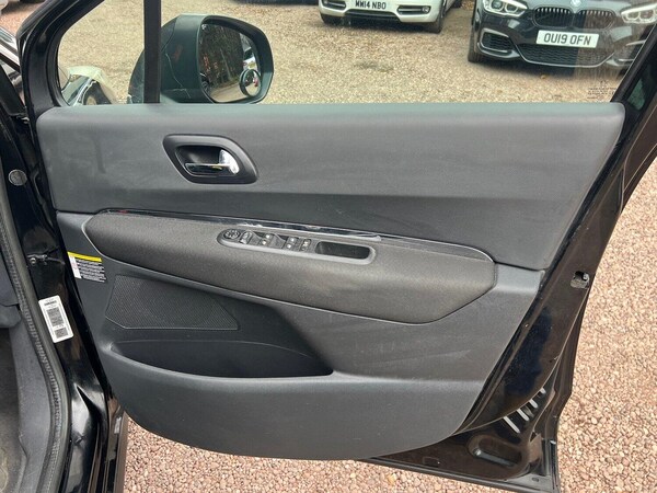Used Peugeot 3008 2011 for sale - 76305492: Photo 11