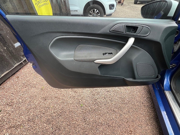 Used Ford Fiesta 2010 for sale - 75074439: Photo 19